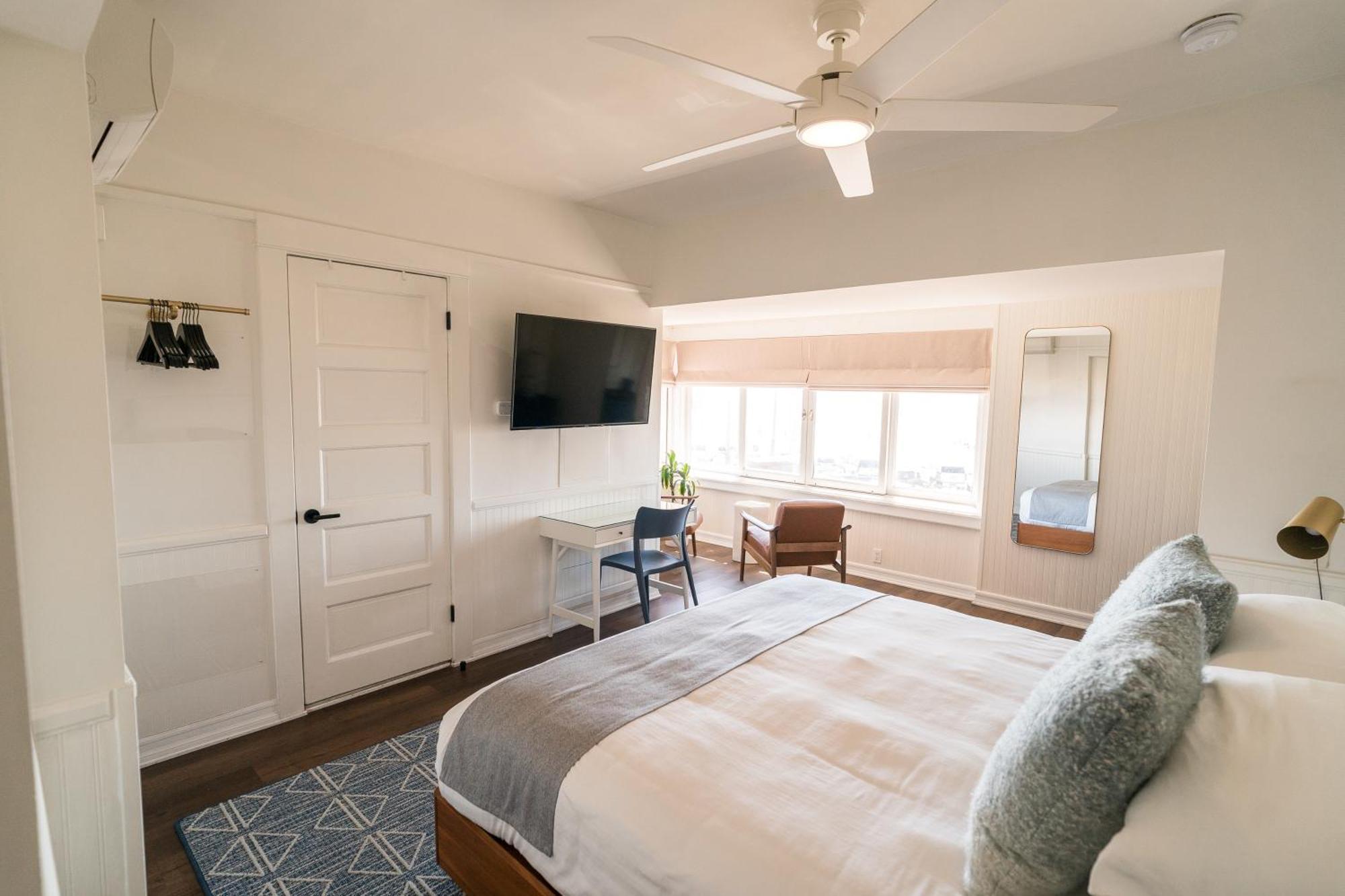 Newport Beach Hotel Bagian luar foto