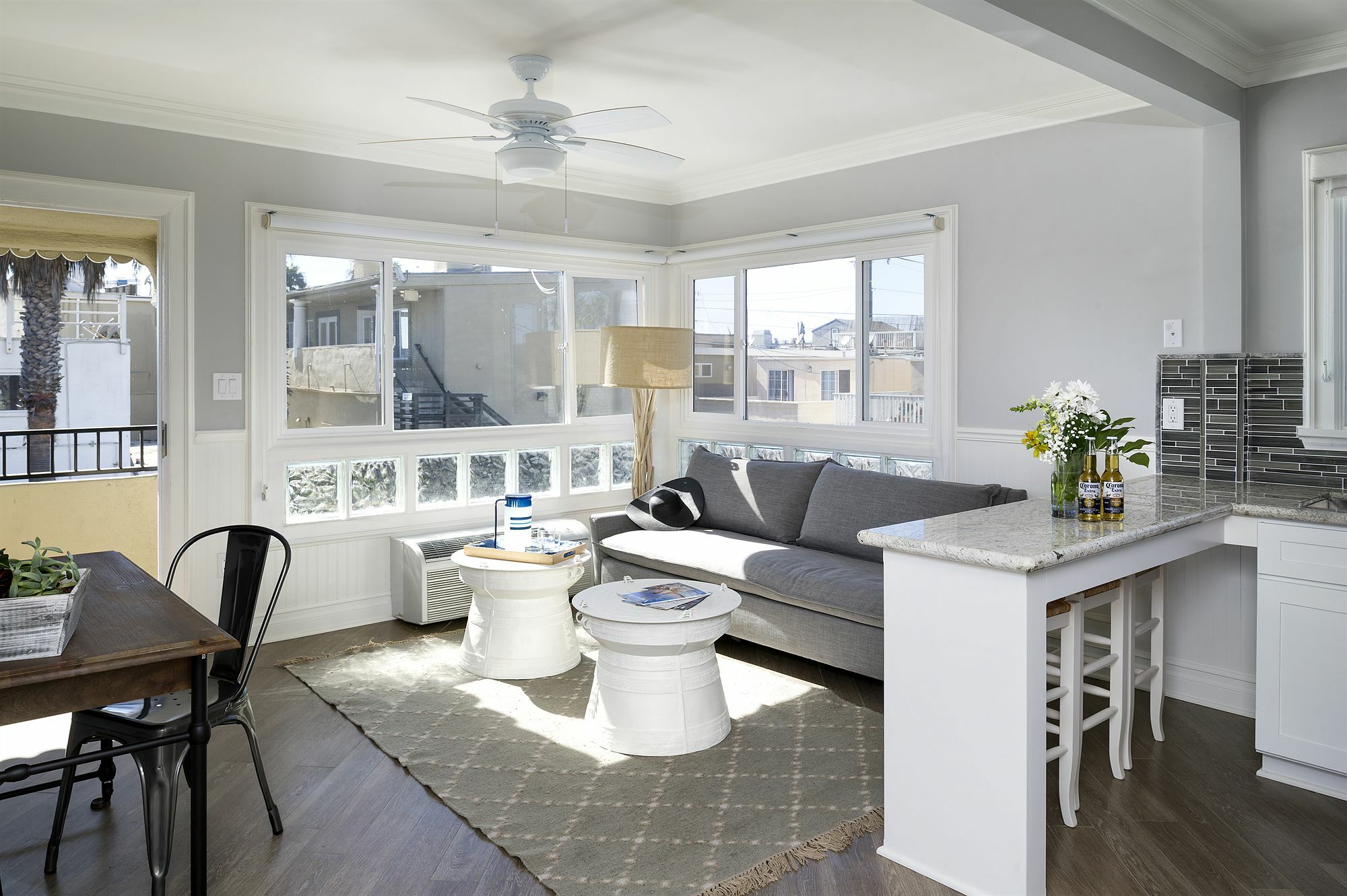 Newport Beach Hotel Bagian luar foto