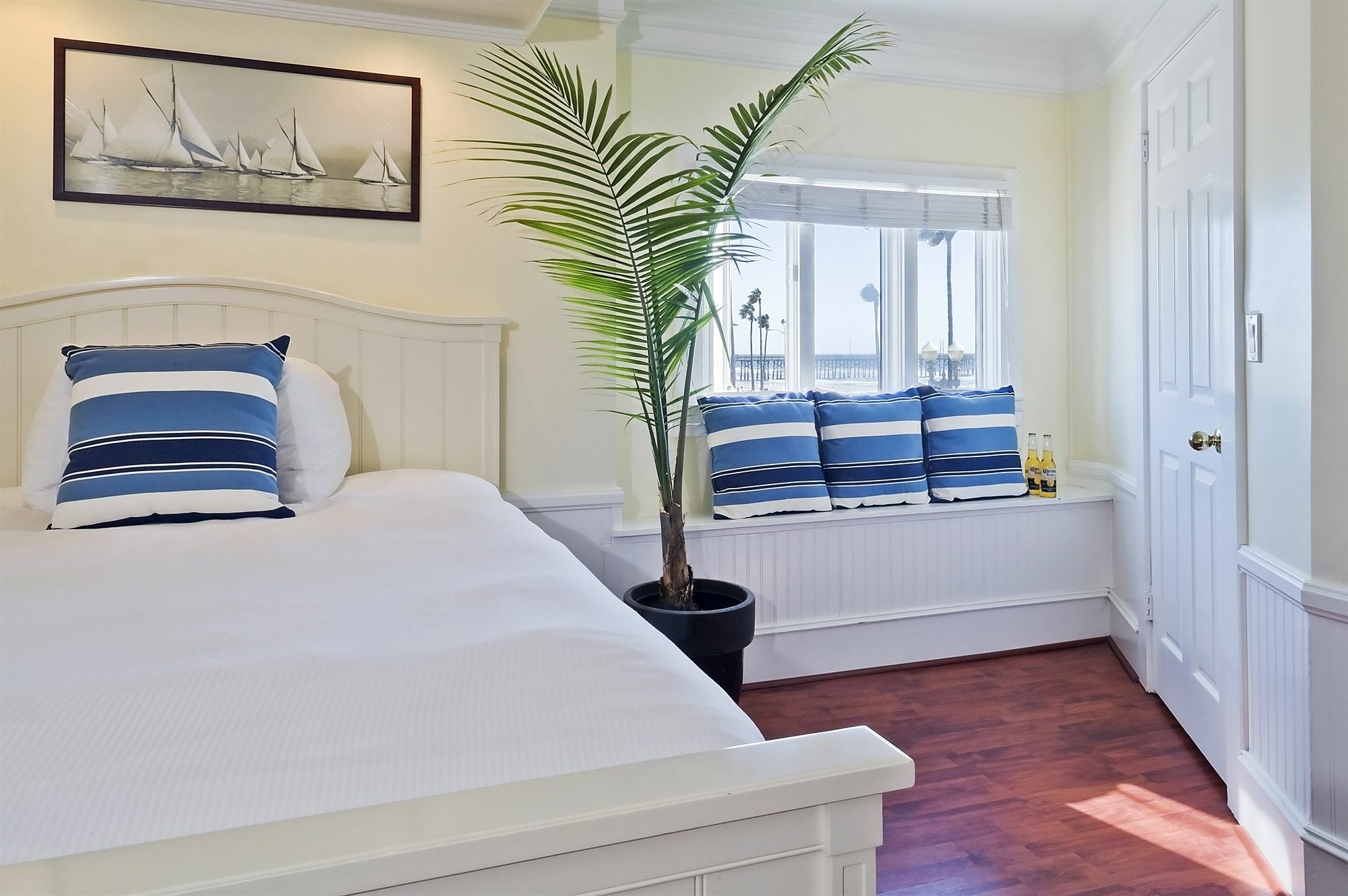 Newport Beach Hotel Bagian luar foto